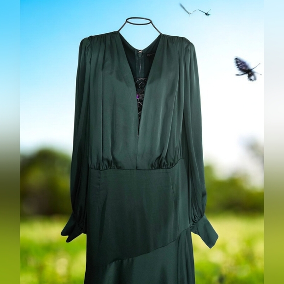 Fashion to Figure Dresses & Skirts - Fashion to Figure Deep Green Long Sleeve Dress Size 2x